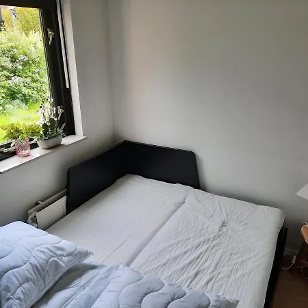 Charming Private Cottage, Sauna, Hottub And Free Parking Holiday home