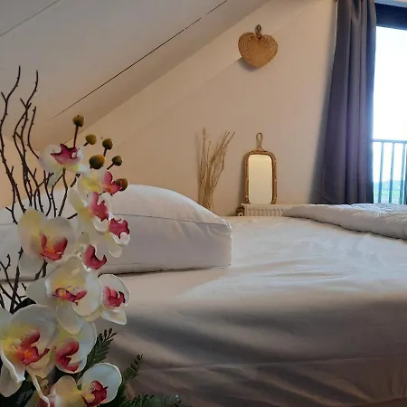 Holiday home Charming Private Cottage, Sauna, Hottub And Free Parking *