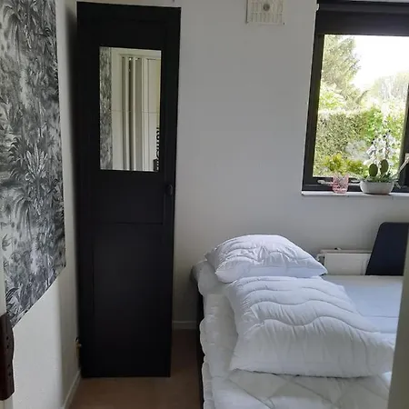 Charming Private Cottage, Sauna, Hottub And Free Parking Holiday home Ewijk