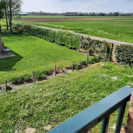 Charming Private Cottage, Sauna, Hottub And Free Parking