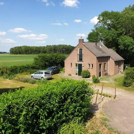Charming Private Cottage, Sauna, Hottub And Free Parking Holiday home