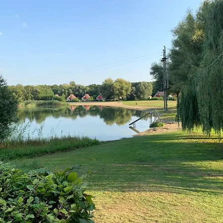 Charming Private Cottage, Sauna, Hottub And Free Parking
