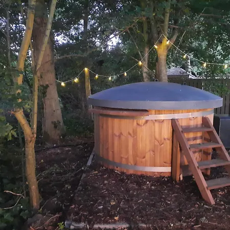 Charming Private Cottage, Sauna, Hottub And Free Parking Holiday home Ewijk